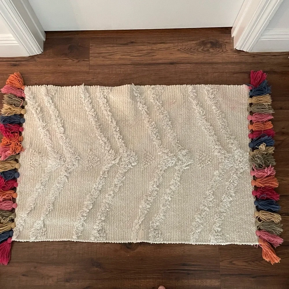 Pier 1 boho multicolor fringe sequin tassel area throw rug Size 23” X 40”